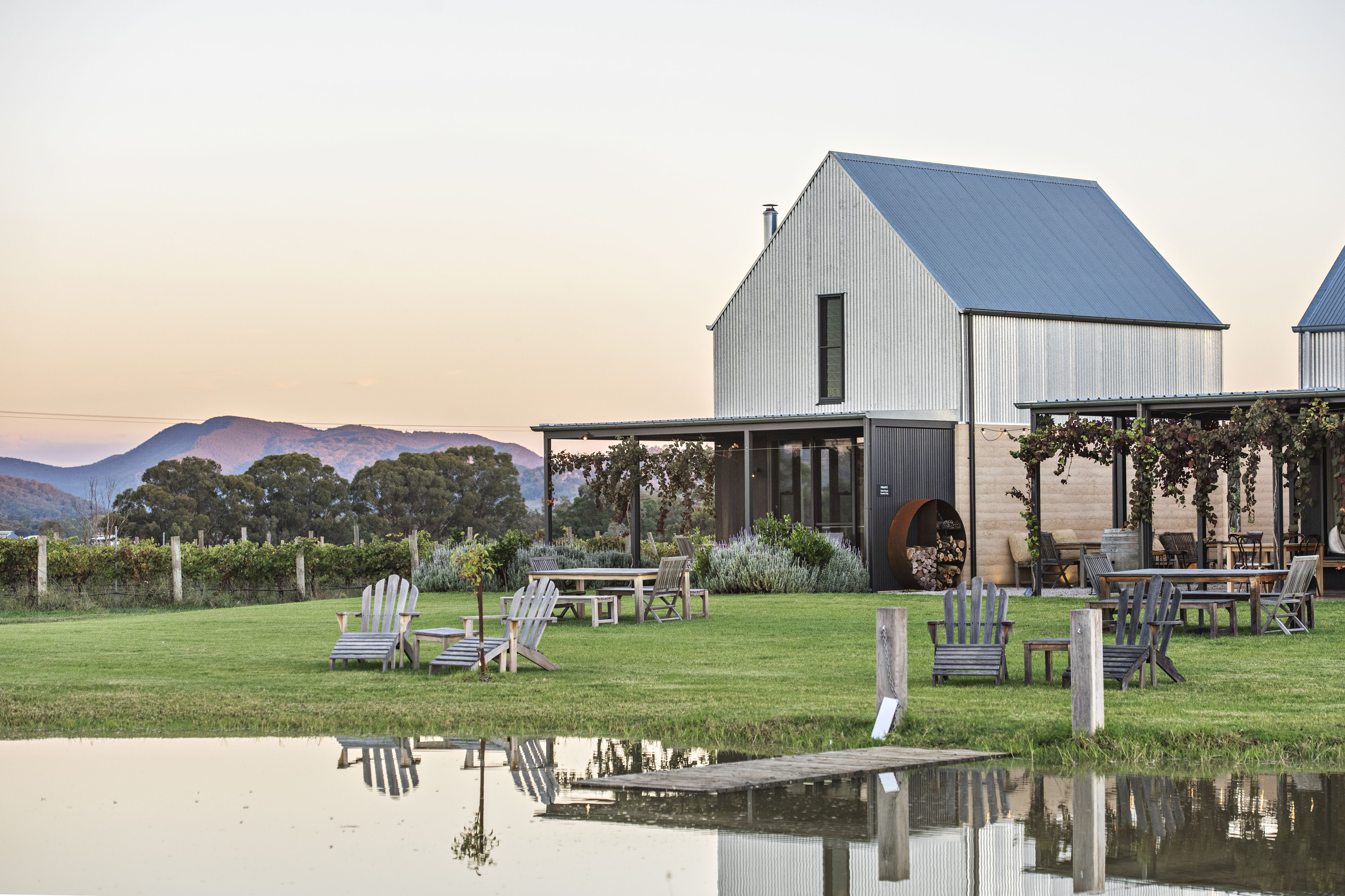 Yeates winery and lake 